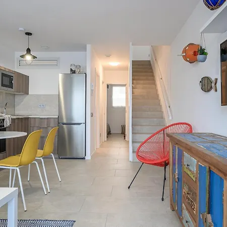 La Marinera House-near The Beach, Fast Wifi, Air-con On Main Bedroom And Sat Tv Nyaraló